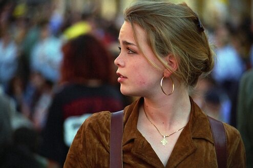 Female Portrait Italy Pixabay Featured Thumbnail